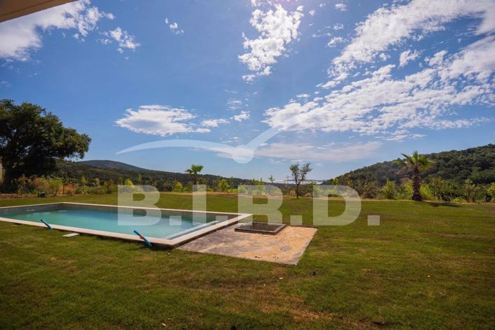 Image No.7-5 Bed House for sale