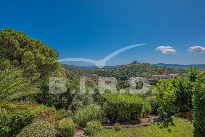 Image No.18-7 Bed House for sale