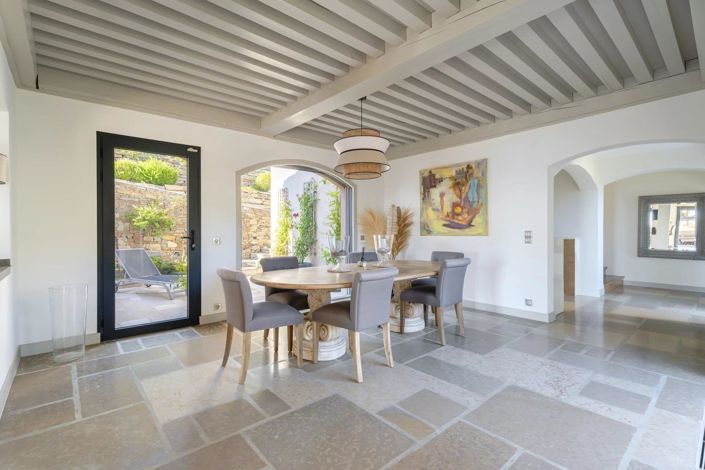 Image No.10-5 Bed House for sale