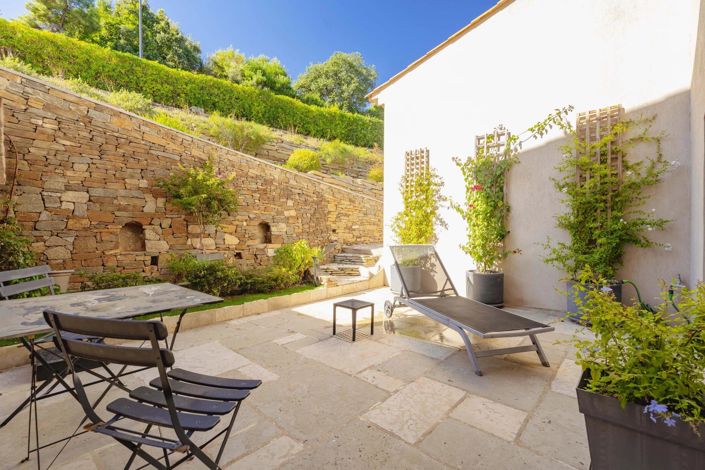 Image No.11-5 Bed House for sale