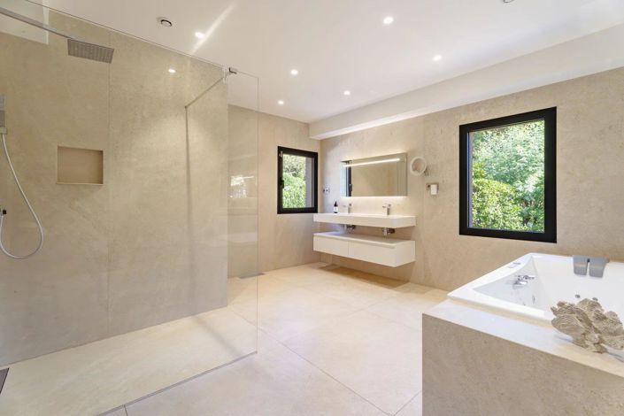 Image No.18-5 Bed House for sale