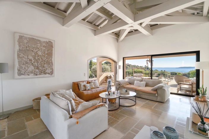 Image No.4-5 Bed House for sale