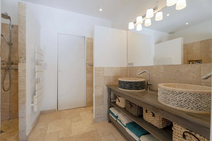 Image No.10-4 Bed House for sale