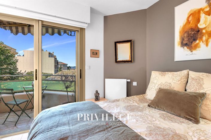 Image No.23-2 Bed Apartment for sale