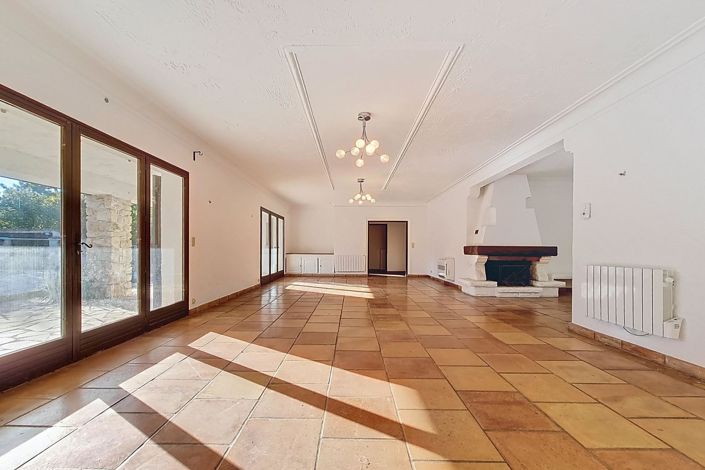 Image No.10-4 Bed House for sale