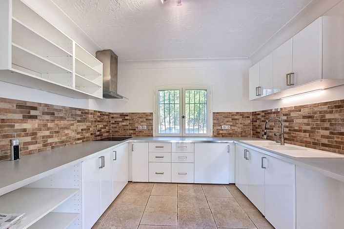 Image No.12-4 Bed House for sale