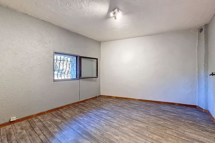 Image No.13-4 Bed House for sale