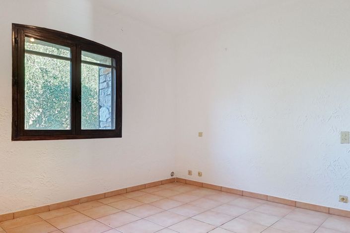 Image No.14-4 Bed House for sale