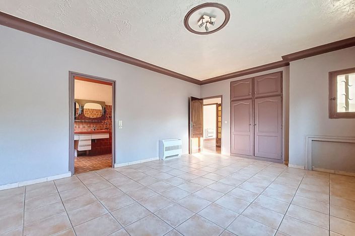 Image No.17-4 Bed House for sale