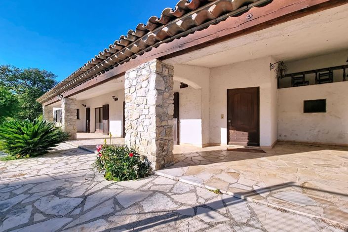 Image No.8-4 Bed House for sale