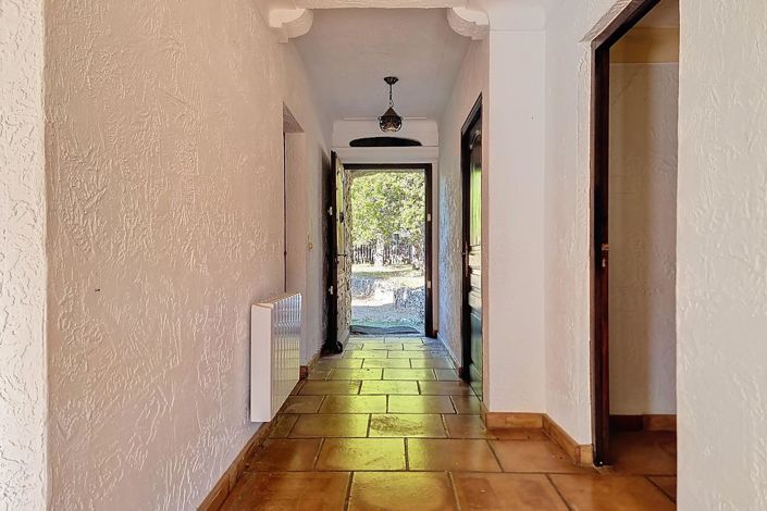 Image No.9-4 Bed House for sale