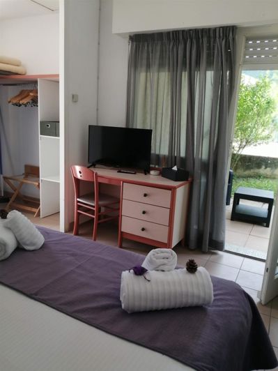 Image No.9-5 Bed House for sale