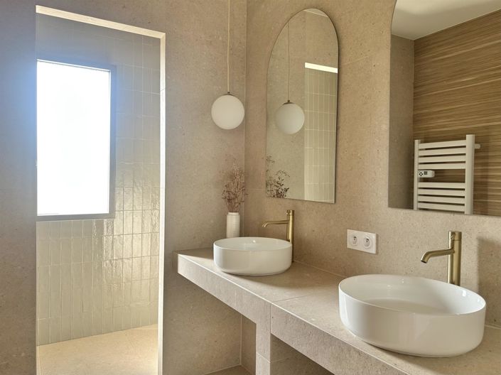 Image No.6-4 Bed House for sale