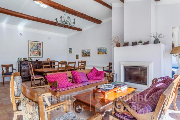 Image No.2-4 Bed House for sale