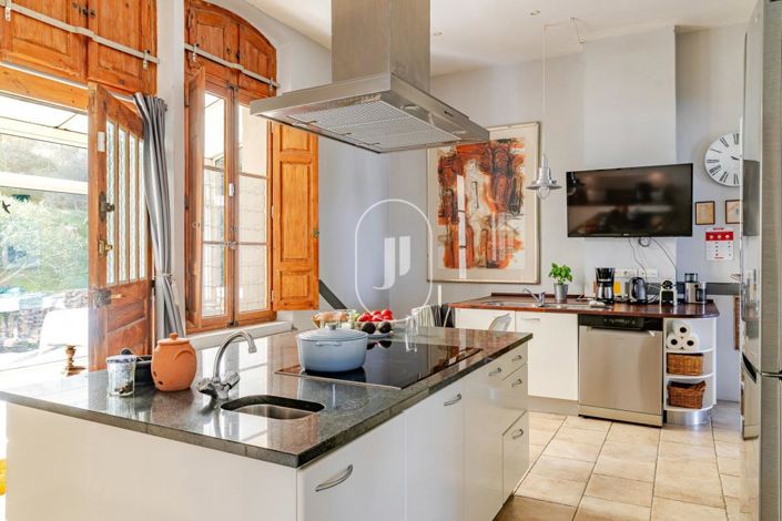 Image No.9-13 Bed House for sale