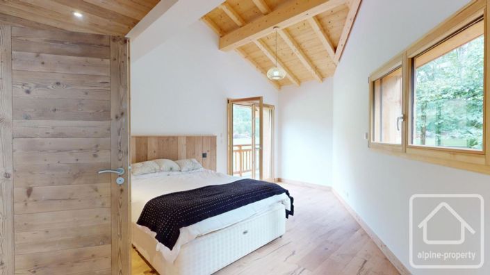 Image No.14-4 Bed Property for sale