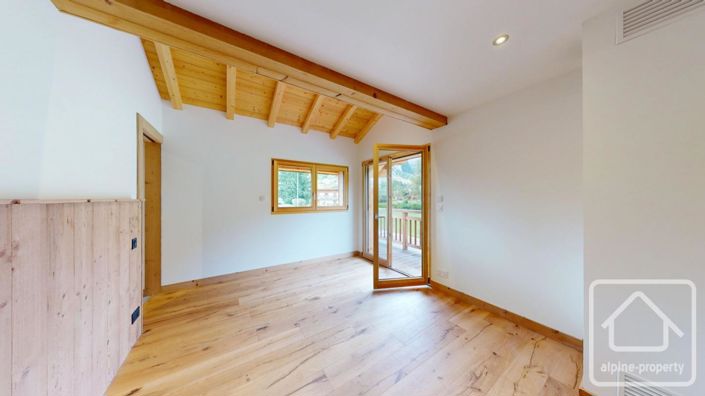 Image No.19-4 Bed Property for sale