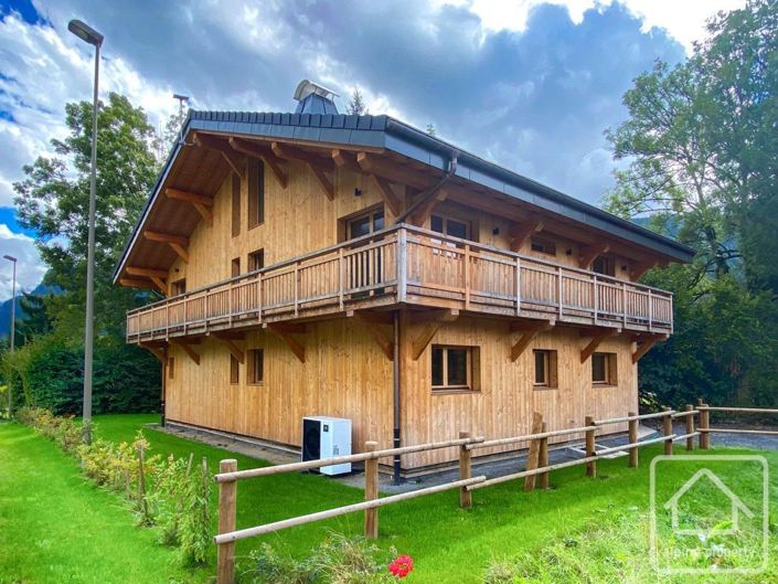 Image No.2-4 Bed Property for sale