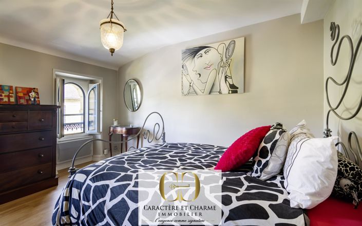 Image No.19-5 Bed House for sale