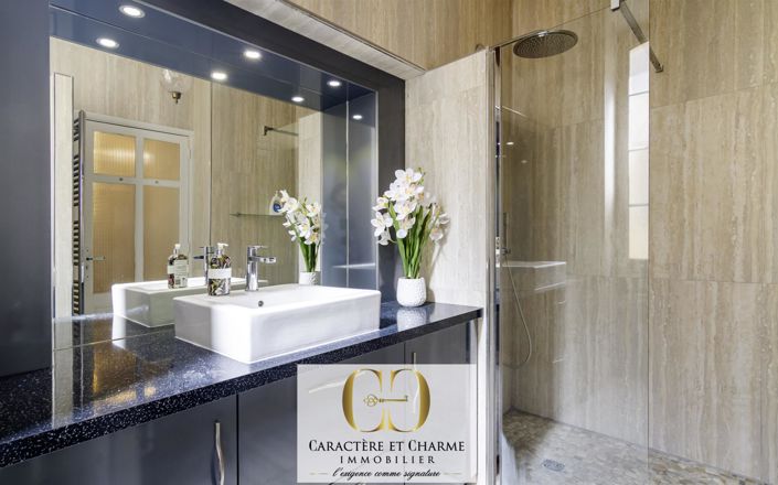 Image No.20-5 Bed House for sale