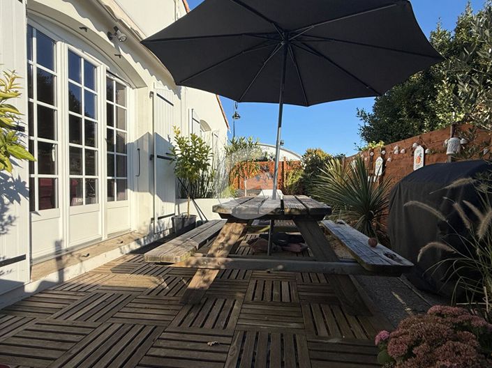 Image No.2-4 Bed House for sale