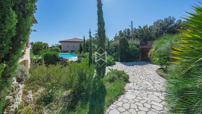 Image No.16-5 Bed House for sale