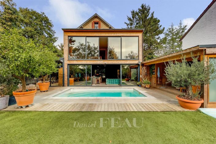 Image No.1-5 Bed House for sale