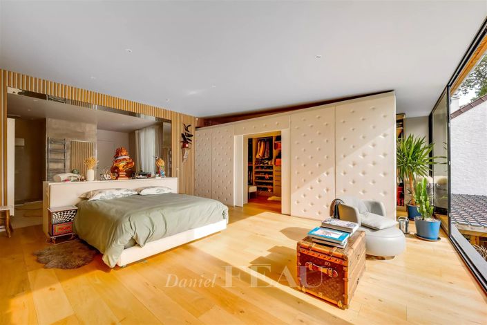 Image No.11-5 Bed House for sale