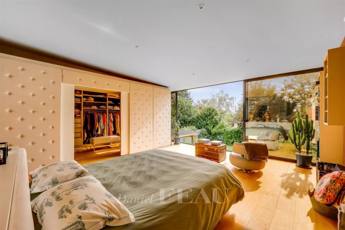 Image No.13-5 Bed House for sale