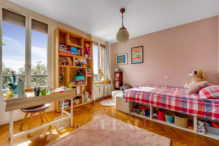 Image No.16-5 Bed House for sale