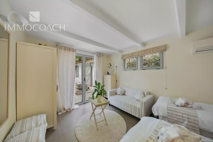 Image No.12-4 Bed House for sale