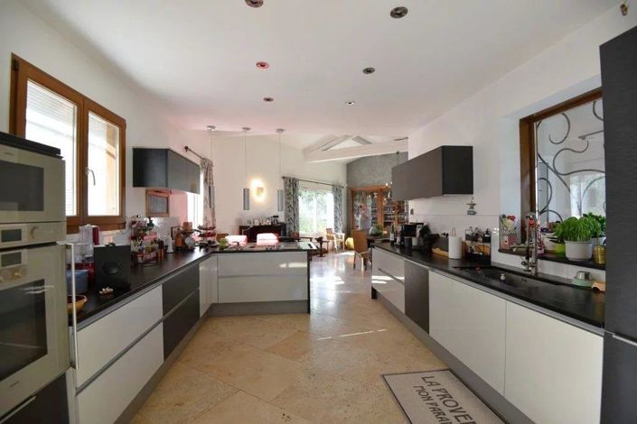 Image No.10-5 Bed House for sale