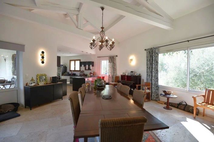 Image No.7-5 Bed House for sale