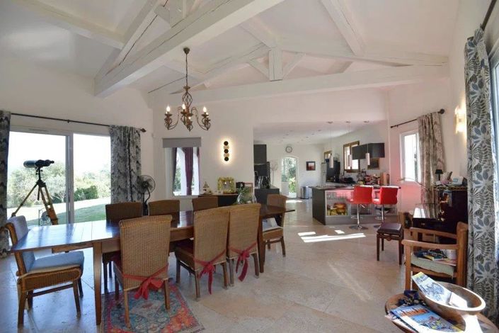 Image No.8-5 Bed House for sale