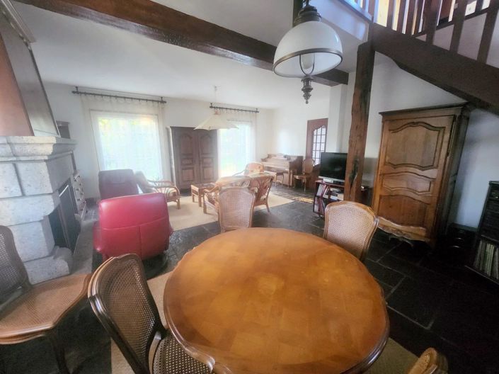 Image No.2-4 Bed House for sale