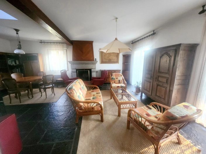 Image No.3-4 Bed House for sale