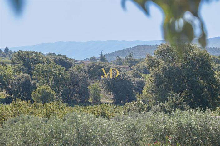 Image No.16-6 Bed House for sale