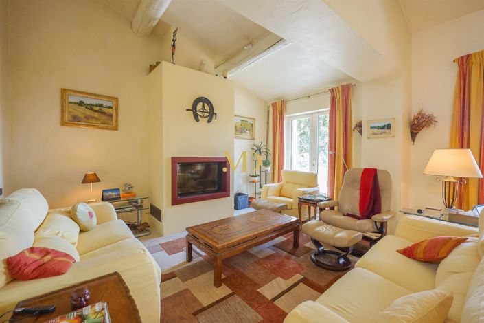 Image No.61-6 Bed House for sale