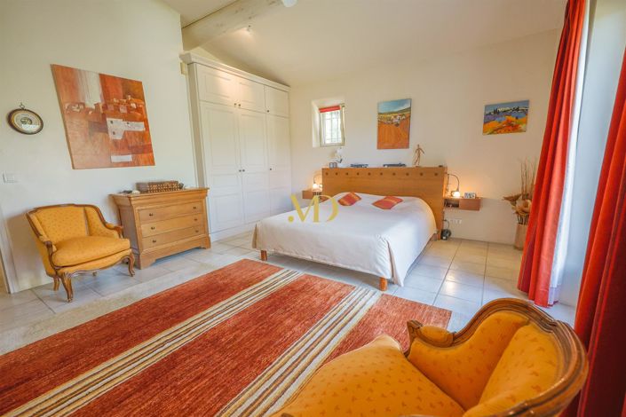 Image No.65-6 Bed House for sale