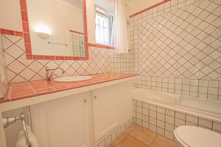 Image No.73-6 Bed House for sale