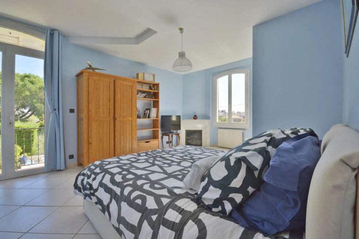 Image No.12-4 Bed House for sale