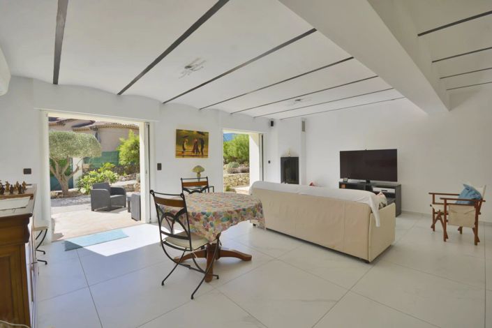 Image No.7-4 Bed House for sale