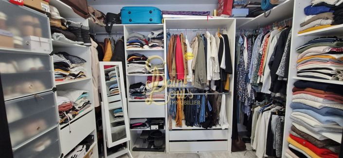 Image No.10-4 Bed House for sale