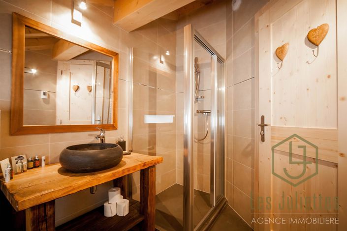 Image No.13-7 Bed House for sale