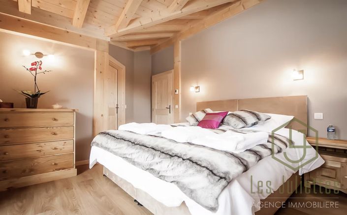 Image No.8-7 Bed House for sale