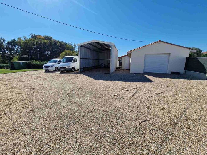 Image No.8-3 Bed House for sale