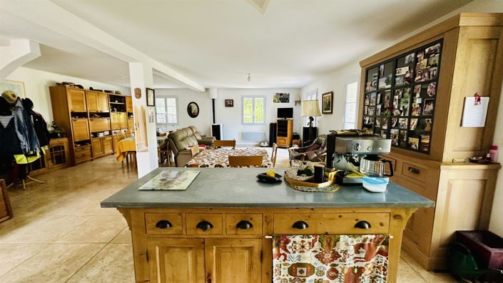 Image No.8-4 Bed House for sale