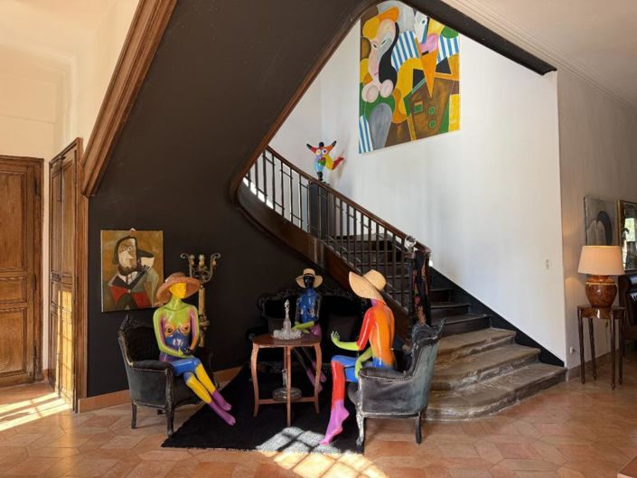 Image No.6-6 Bed House for sale