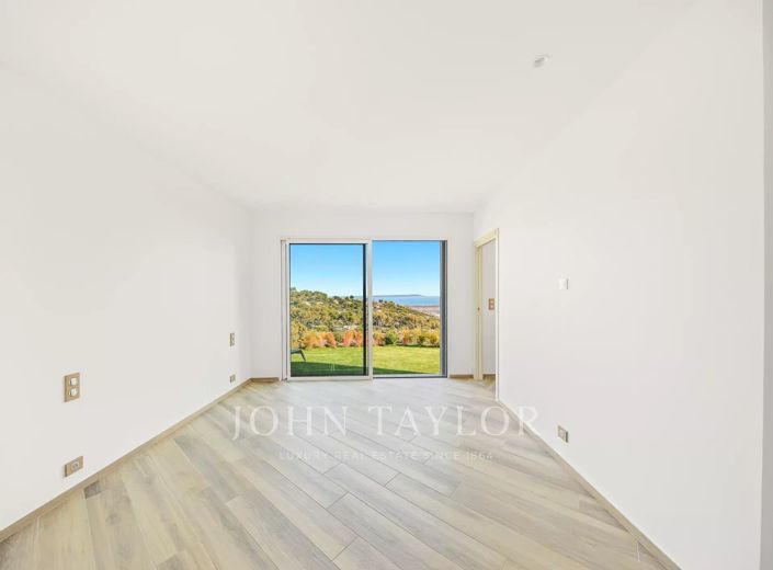 Image No.21-House for sale