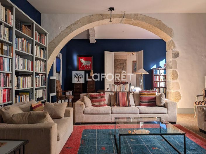 Image No.1-5 Bed Property for sale